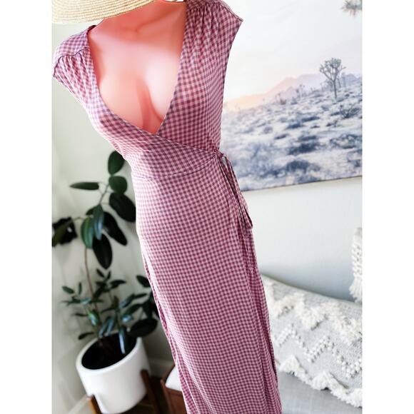 Urban Outfitters sweetly sultry plunging gingham wrap maxi dress - Picture 1 of 5